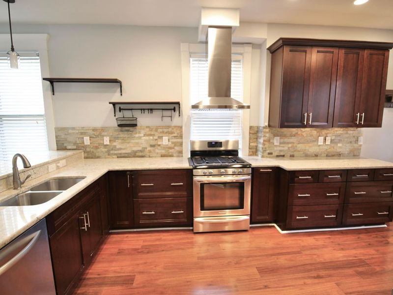 310 E Beck Street , Columbus, OH 43206 Photo 2