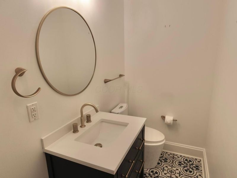 310 E Beck Street , Columbus, OH 43206 Photo 4