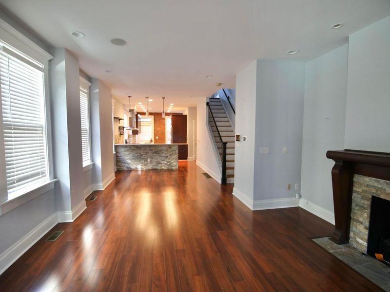 310 E Beck Street , Columbus, OH 43206 Photo 6