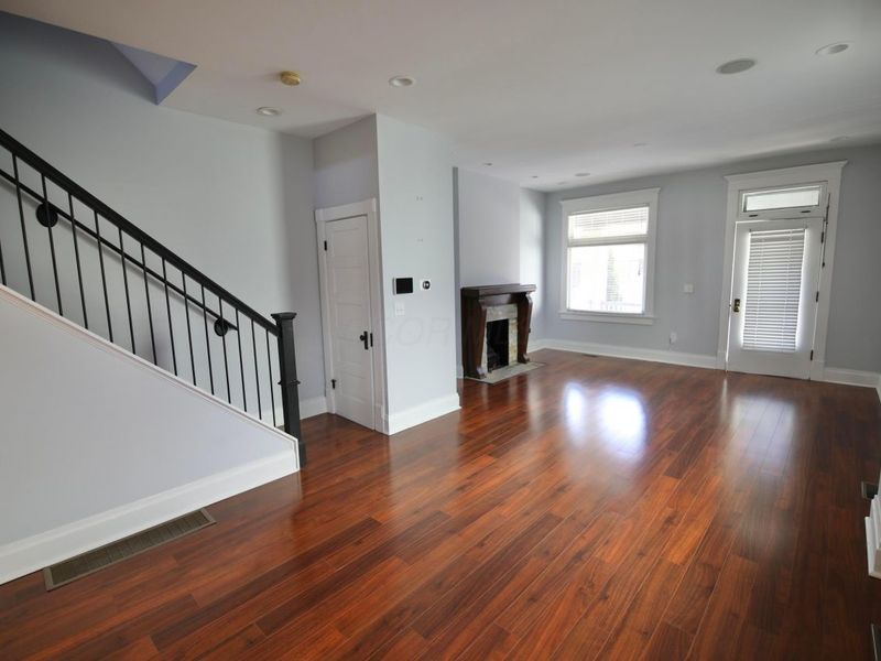 310 E Beck Street , Columbus, OH 43206 Photo 8