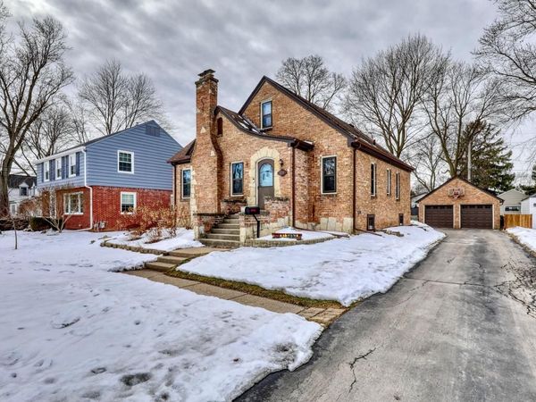 5739 S 113th STREET, Hales Corners, WI 53130