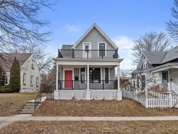 2013 N Booth STREET, Milwaukee, WI 53212