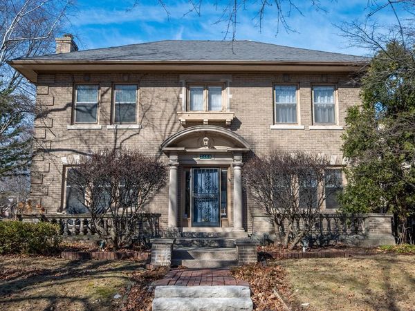 2400 E Newton AVENUE, Shorewood, WI 53211