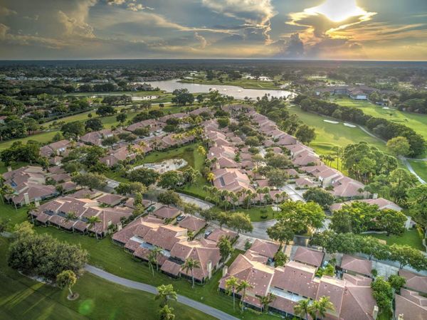 229 Old Meadow Way, Palm Beach Gardens, FL 33418