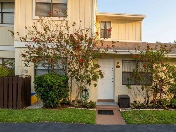 5337 Jog Lane, Delray Beach, FL 33484