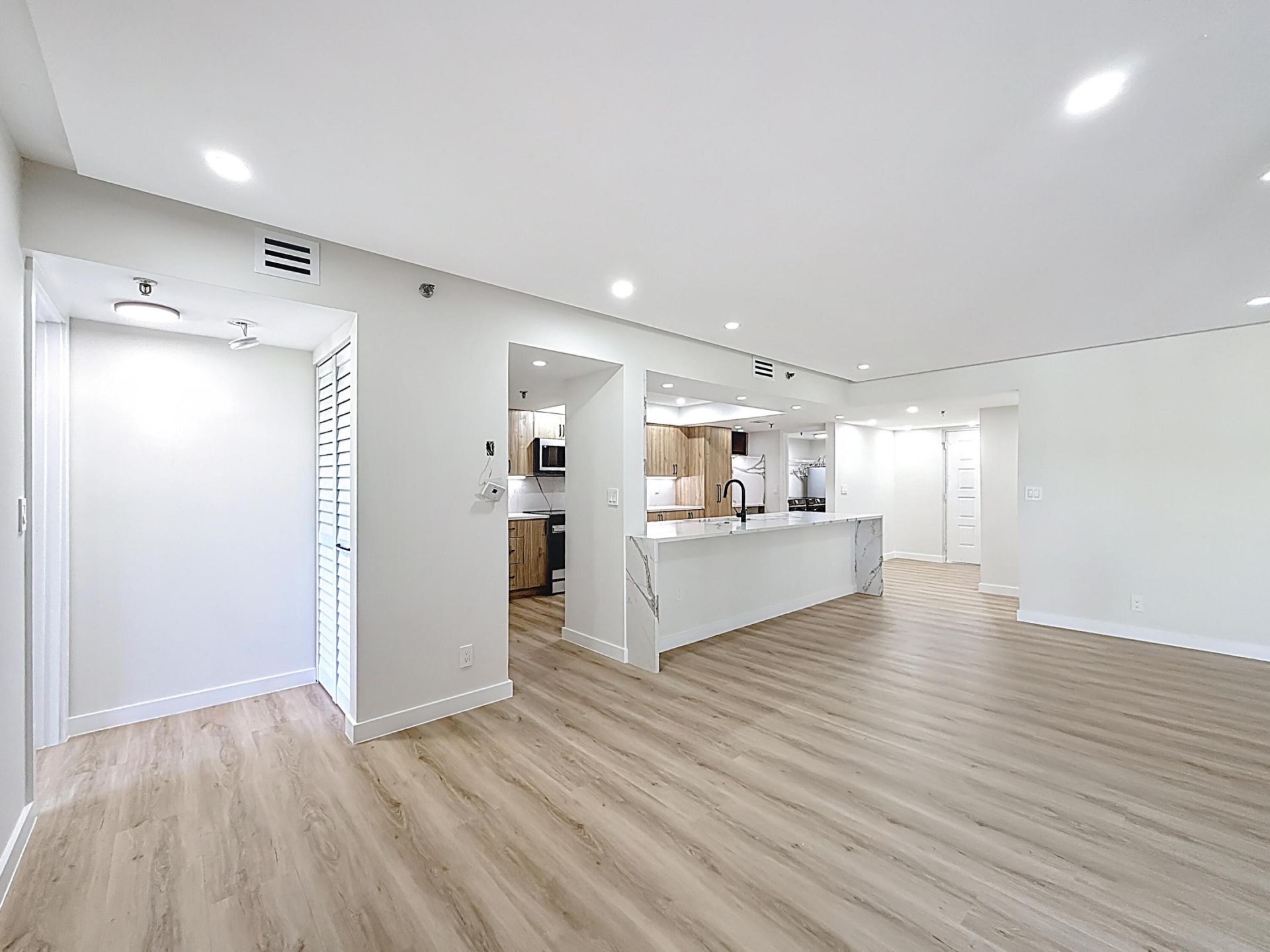 955 Egret Circle, Unit 207, Delray Beach, FL 33444 Photo