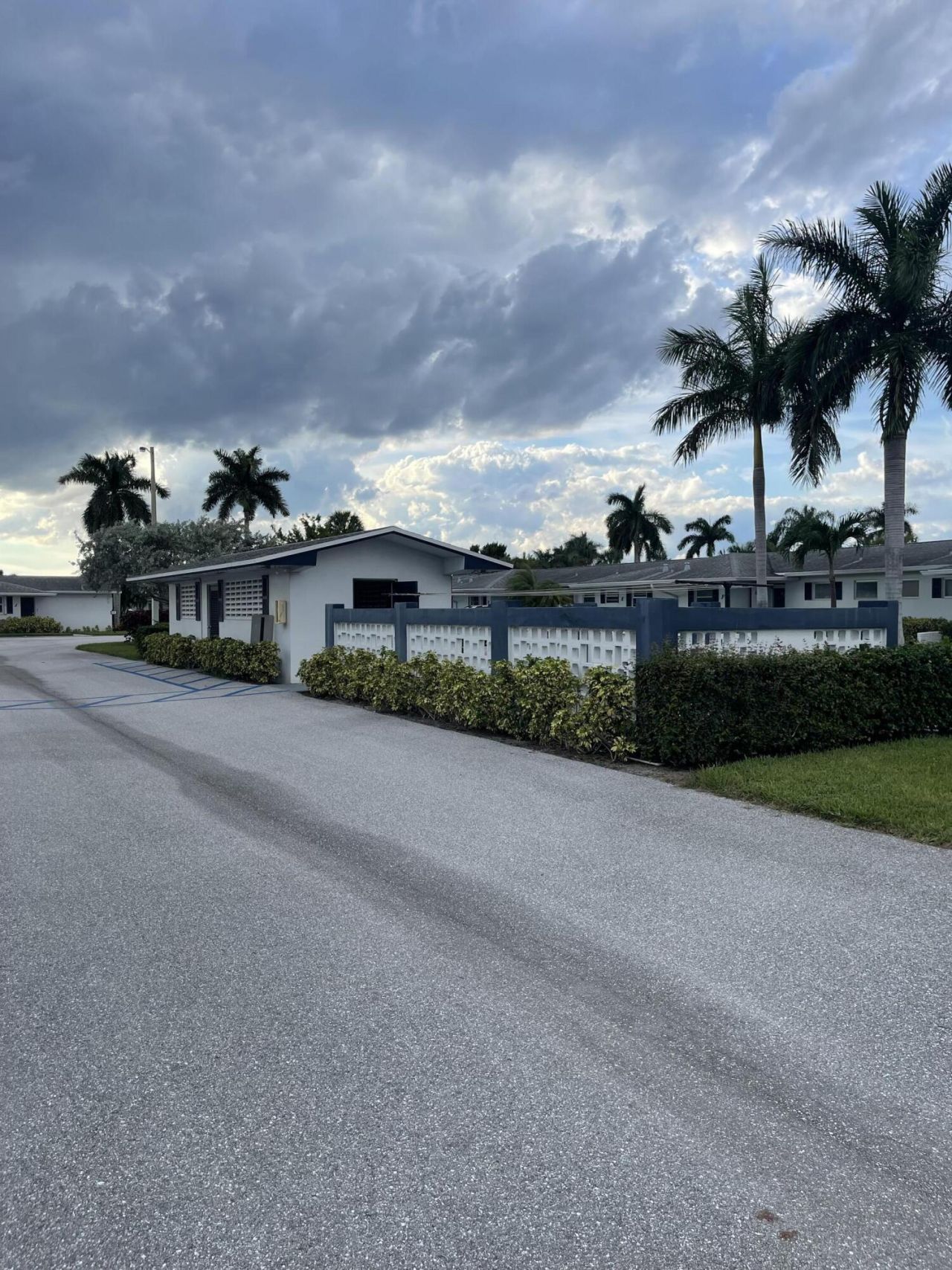 2716 Emory Drive E, Unit H, West Palm Beach, FL 33415 Photo