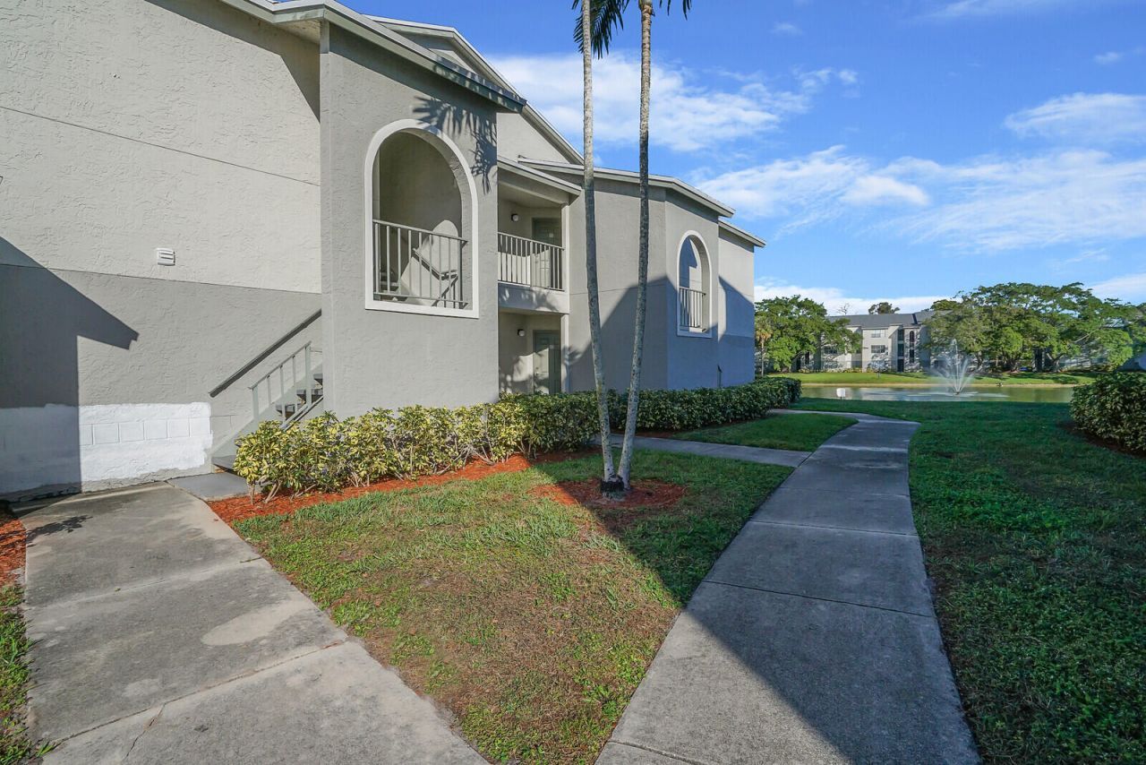 1401 Village Boulevard, Unit 1027, West Palm Beach, FL 33409 Photo
