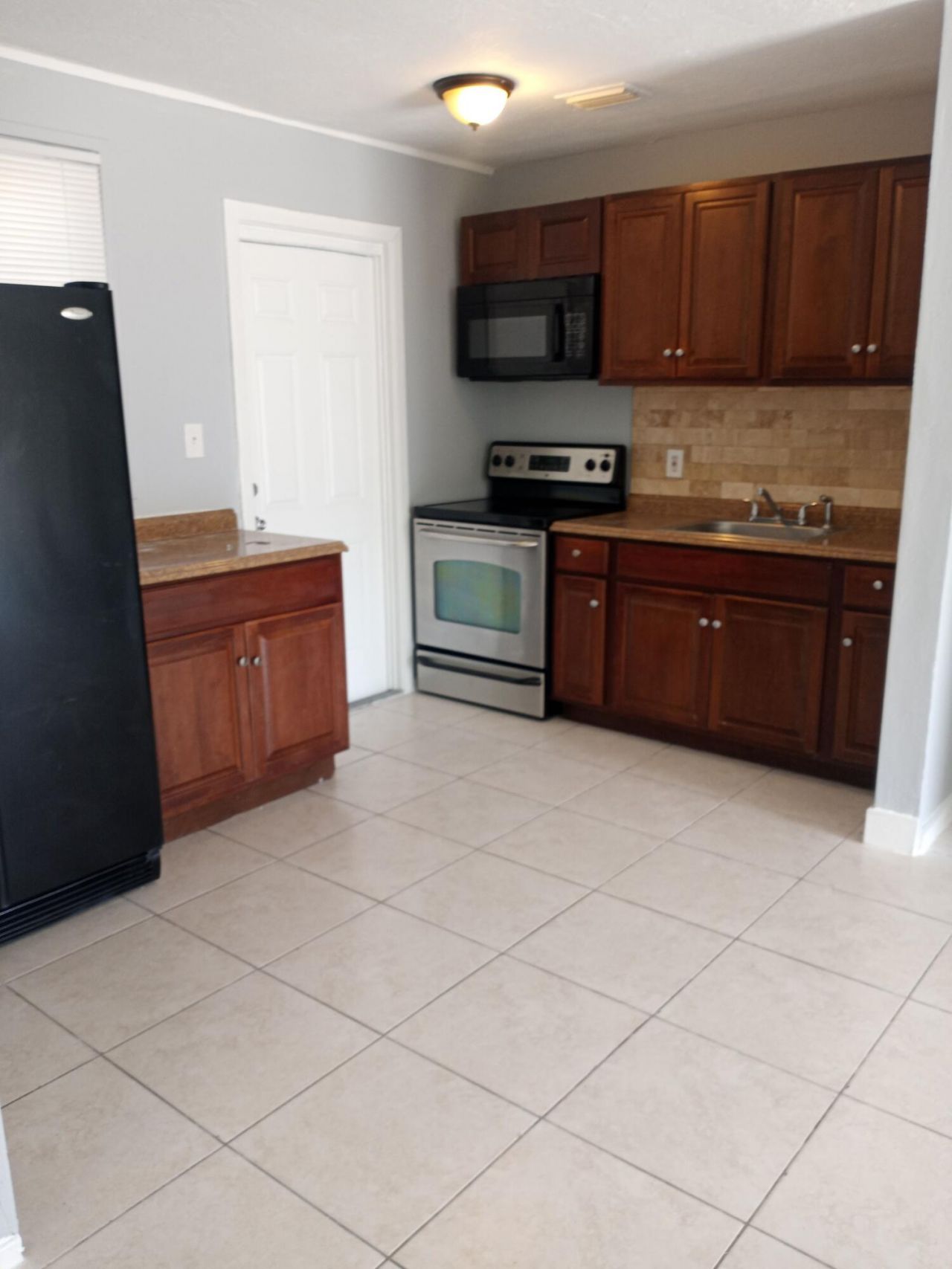 522 W 3rd Street, Riviera Beach, FL 33404 Photo