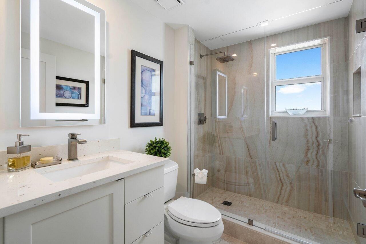 2650 Lake Shore Drive, Unit 1401, Riviera Beach, FL 33404 Photo