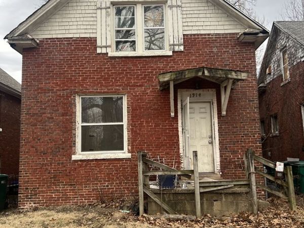 1914 N Union Street , Decatur, IL 62526