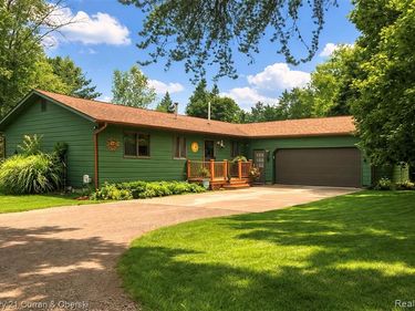 3839 W Pinewood Drive, Gerrish Twp, MI 48653