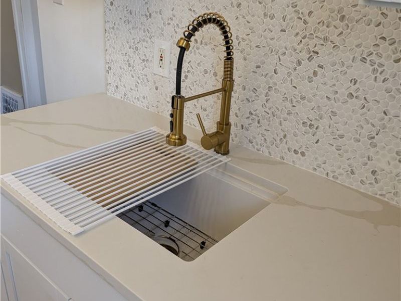 5550 Grasmere Avenue , Maple Heights, OH 44137 Photo 24