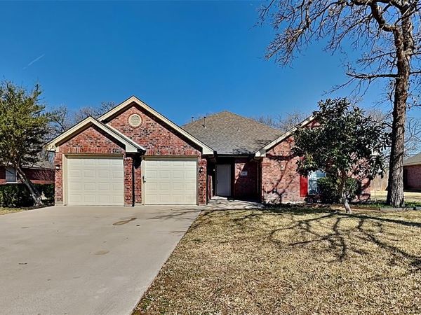 845 Royal Oak Lane, Burleson, TX 76028