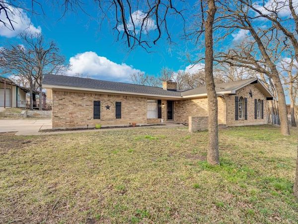 2004 Valley Drive , Crowley, TX 76036