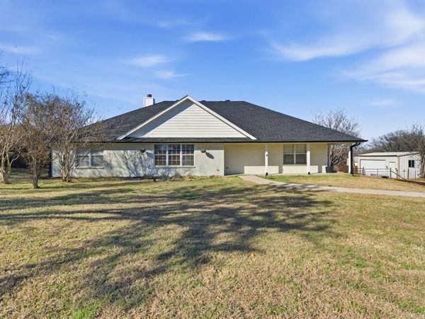 321 E Woody Creek Court, Springtown, TX 76082