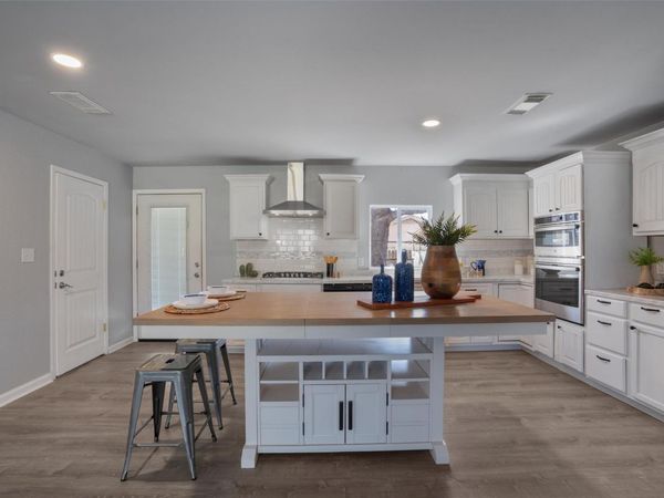 801 E Johnson ST, Burnet, TX 78611