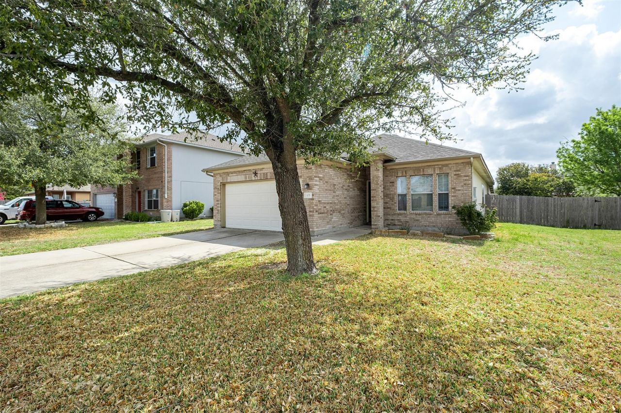 105 Almquist St, Hutto, TX 78634 Main Photo