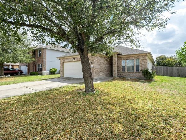 105 Almquist ST, Hutto, TX 78634