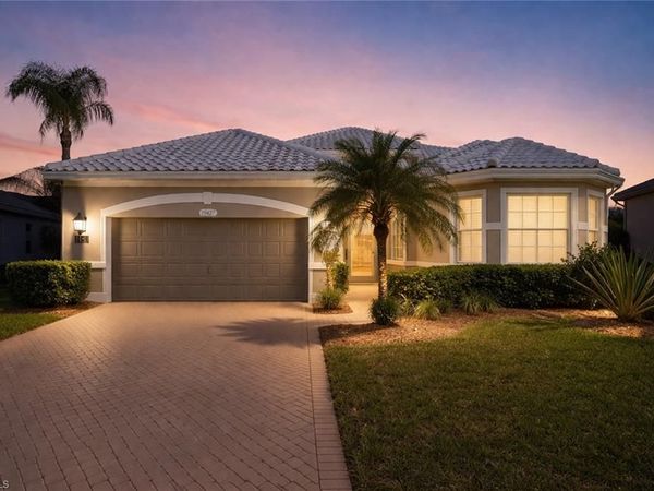 19427 Silver Oak DR, ESTERO, FL 33967