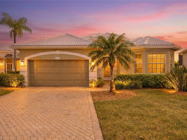 19427 Silver Oak DR , ESTERO, FL 33967