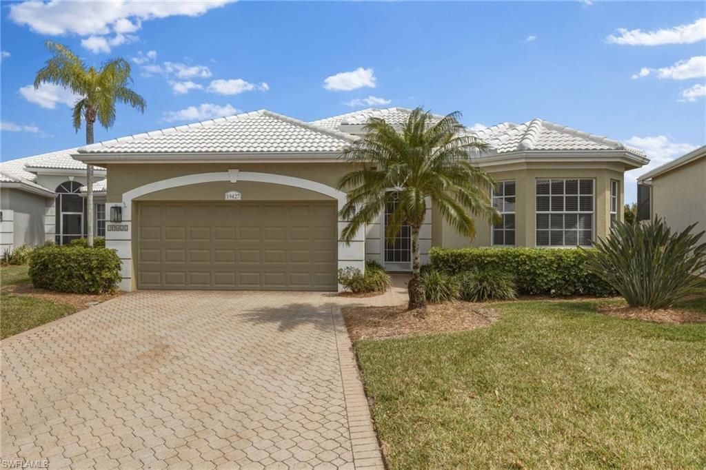 19427 Silver Oak Dr, Estero, FL 33967 Photo