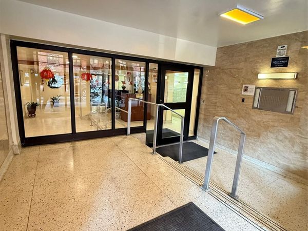 13705 Franklin Avenue , Unit 2E, Flushing, NY 11355