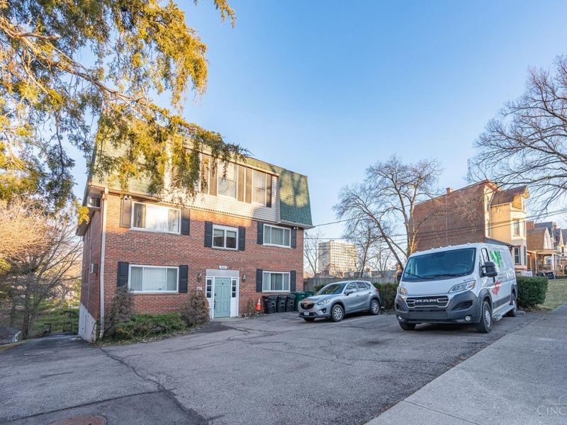 944 Summit Avenue, Cincinnati, OH 45204 Photo 2