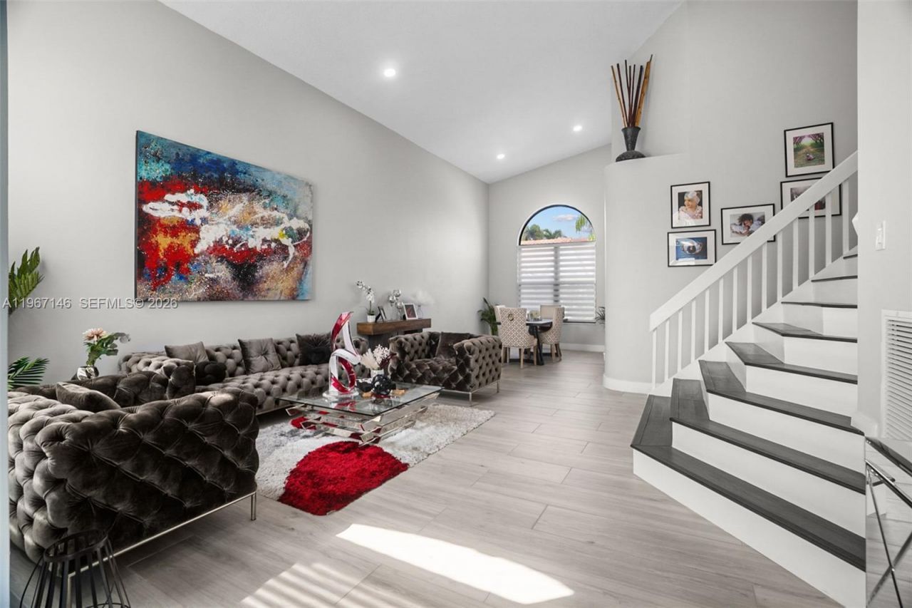 1034 NW 184th Way , Pembroke Pines, FL 33029 Photo