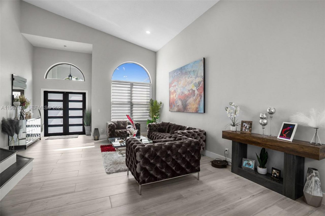 1034 NW 184th Way , Pembroke Pines, FL 33029 Photo