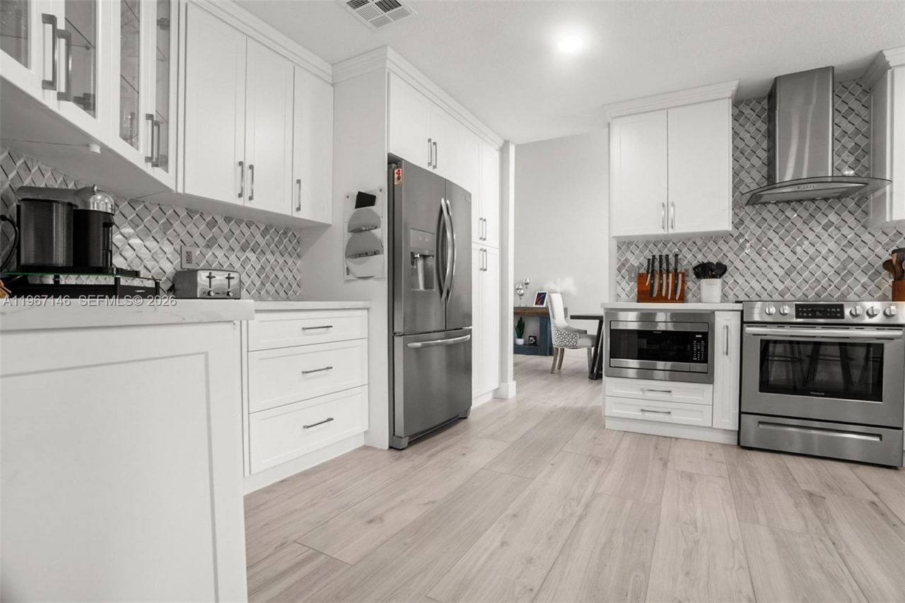 1034 NW 184th Way , Pembroke Pines, FL 33029 Photo