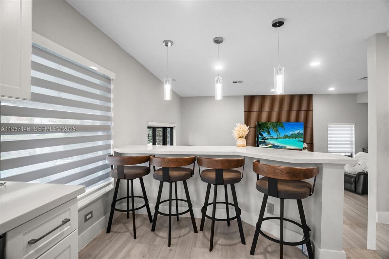 1034 NW 184th Way , Pembroke Pines, FL 33029 Photo