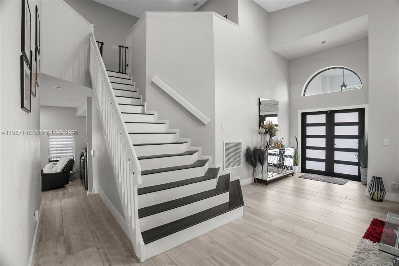 1034 NW 184th Way , Pembroke Pines, FL 33029 Photo