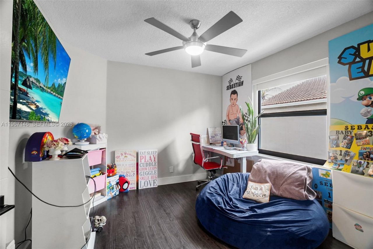 1034 NW 184th Way , Pembroke Pines, FL 33029 Photo