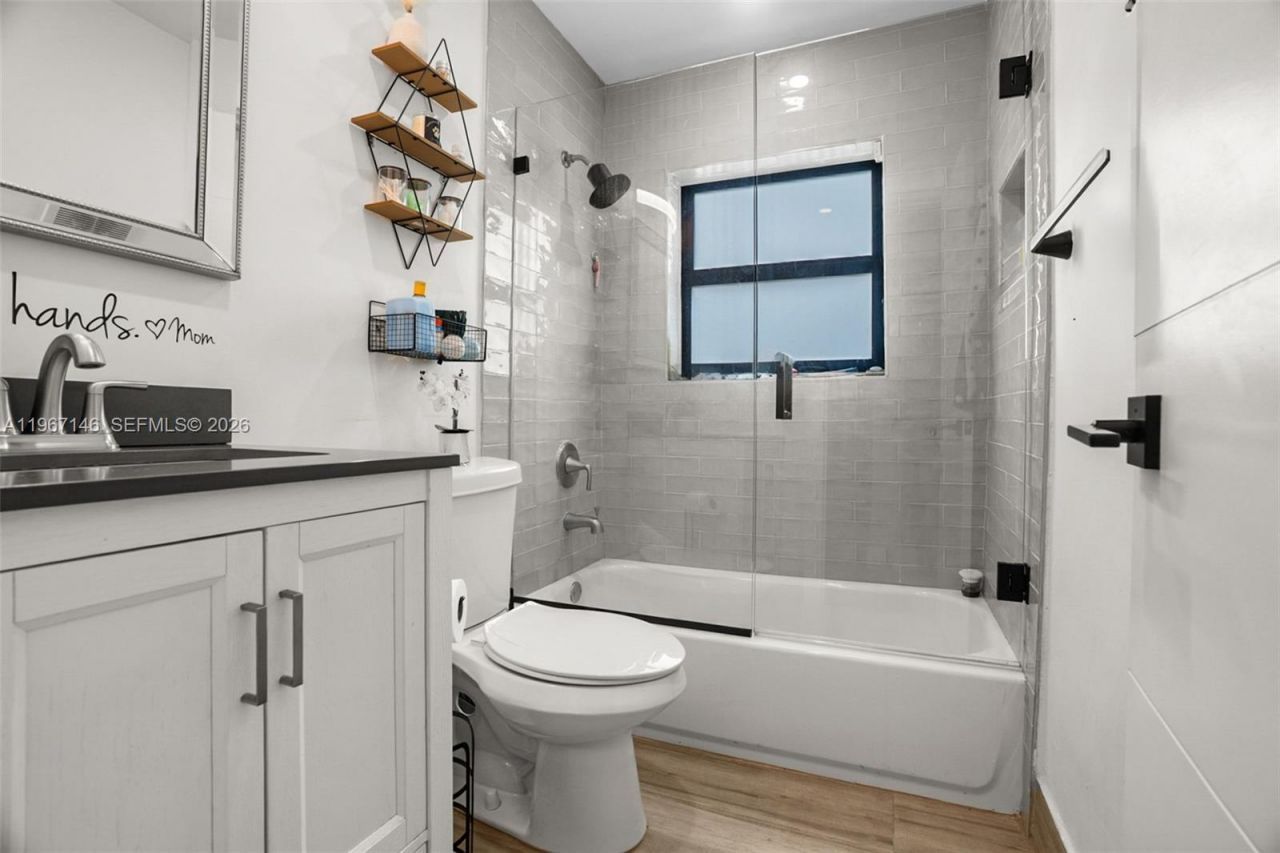 1034 NW 184th Way , Pembroke Pines, FL 33029 Photo