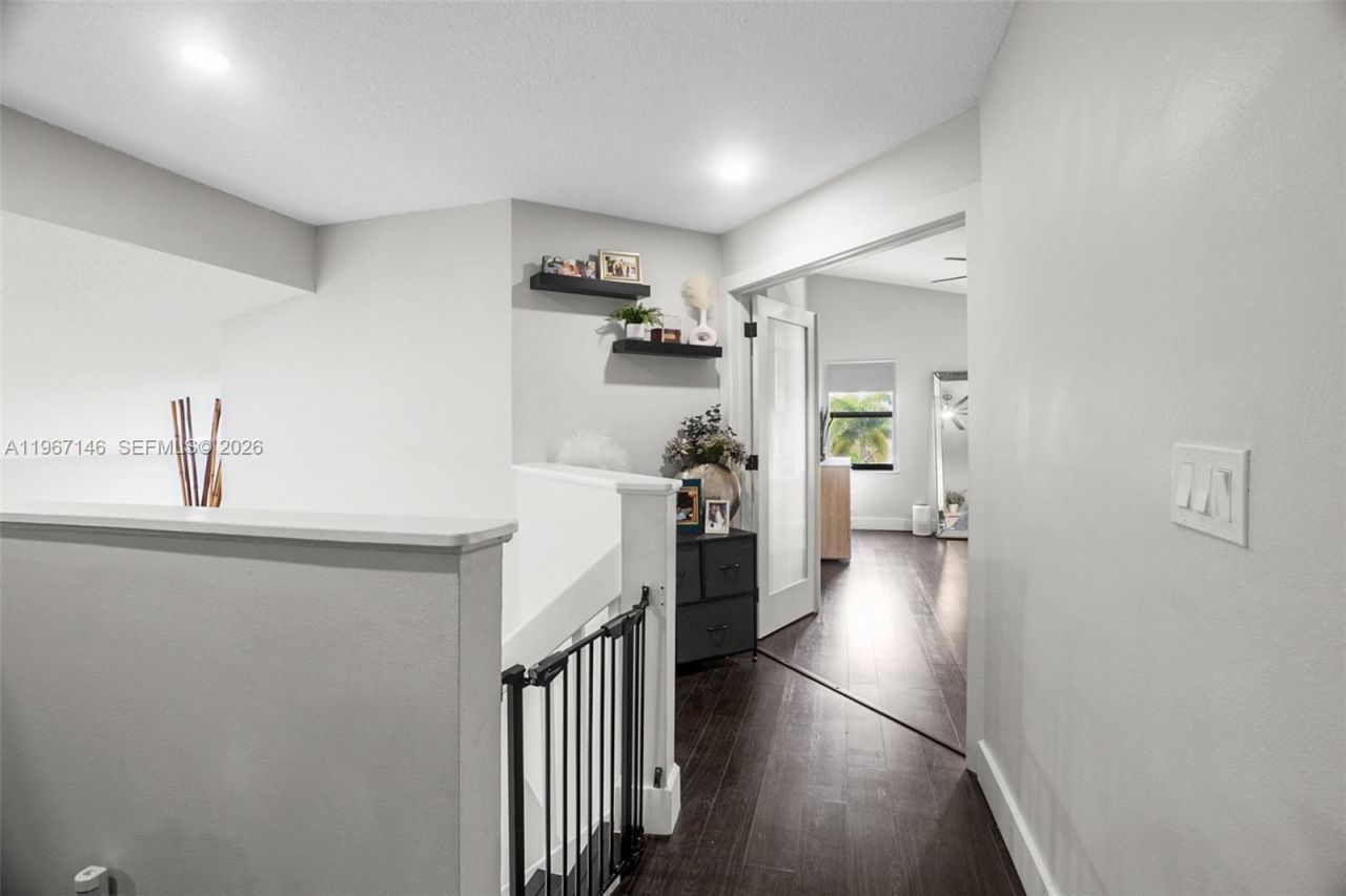 1034 NW 184th Way , Pembroke Pines, FL 33029 Photo