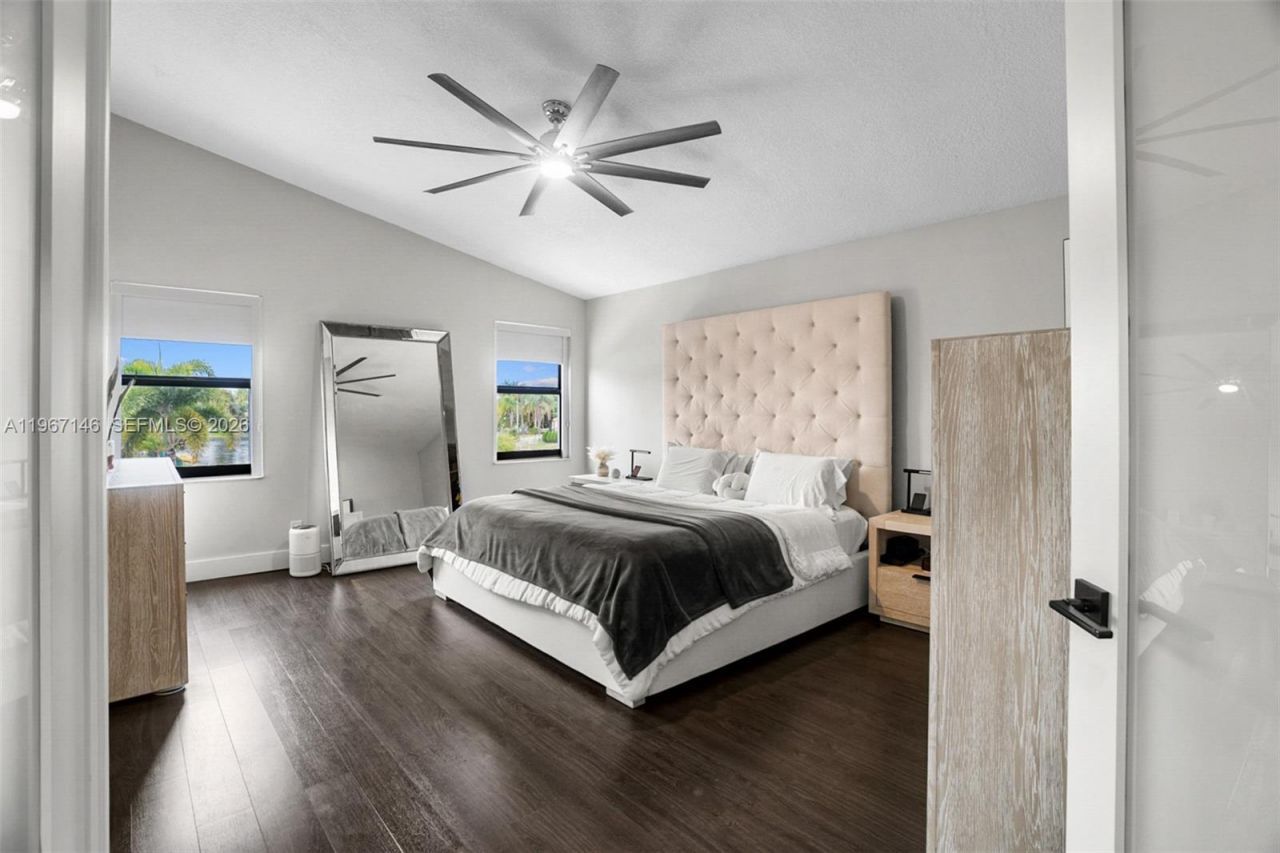 1034 NW 184th Way , Pembroke Pines, FL 33029 Photo