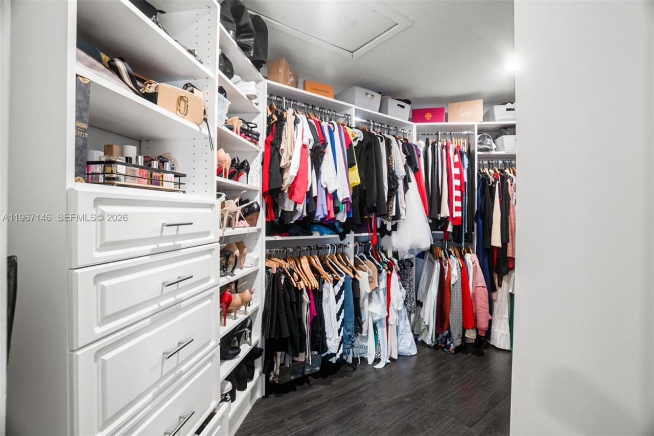 1034 NW 184th Way , Pembroke Pines, FL 33029 Photo