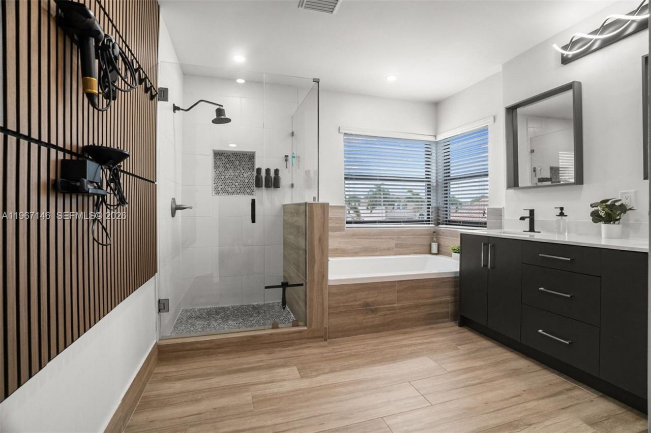 1034 NW 184th Way , Pembroke Pines, FL 33029 Photo