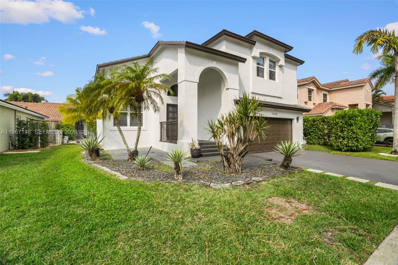 1034 NW 184th Way , Pembroke Pines, FL 33029 Photo
