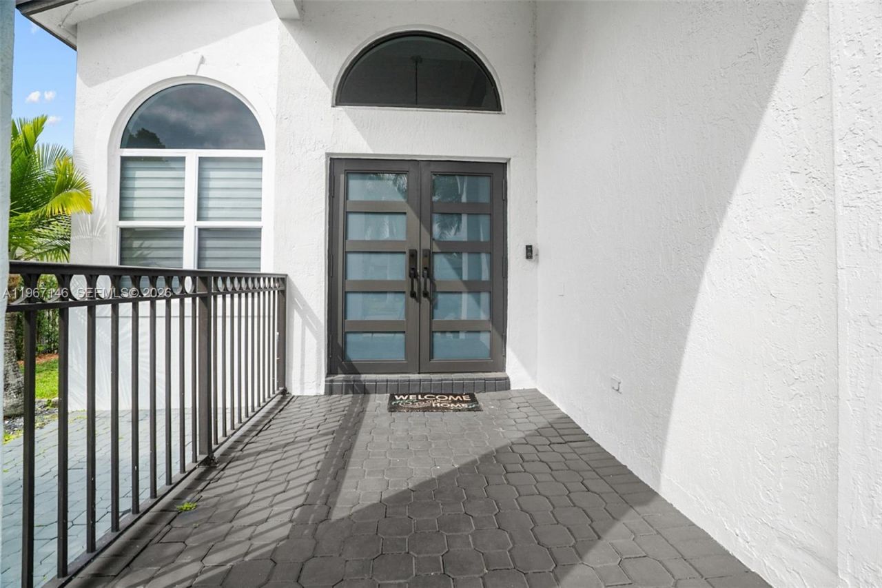 1034 NW 184th Way , Pembroke Pines, FL 33029 Photo