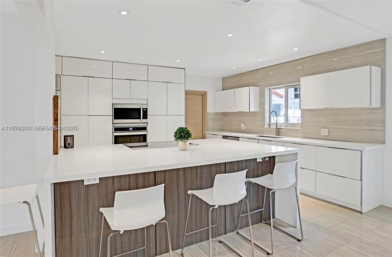 2341 Keystone Blvd , North Miami, FL 33181 Photo