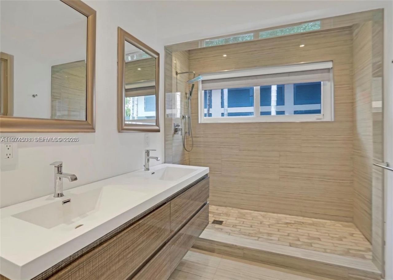 2341 Keystone Blvd , North Miami, FL 33181 Photo