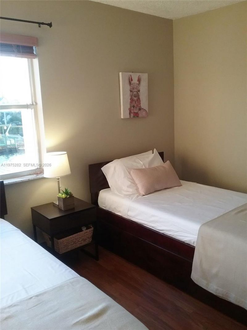 401 Golden Isles Dr , Unit 208, Hallandale Beach, FL 33009 Photo