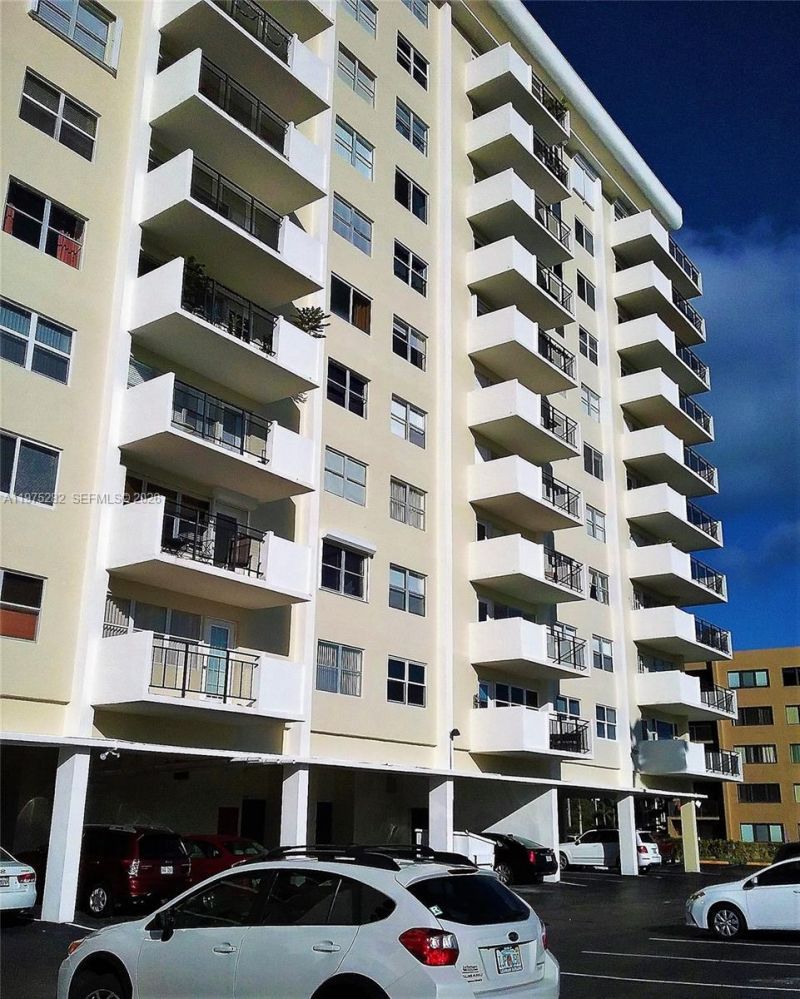 401 Golden Isles Dr , Unit 208, Hallandale Beach, FL 33009 Photo