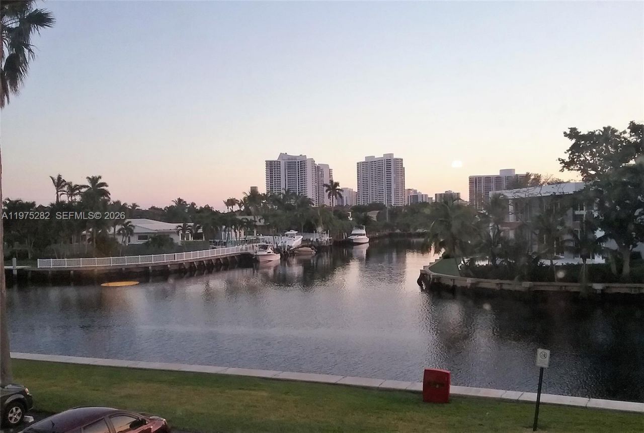 401 Golden Isles Dr , Unit 208, Hallandale Beach, FL 33009 Photo