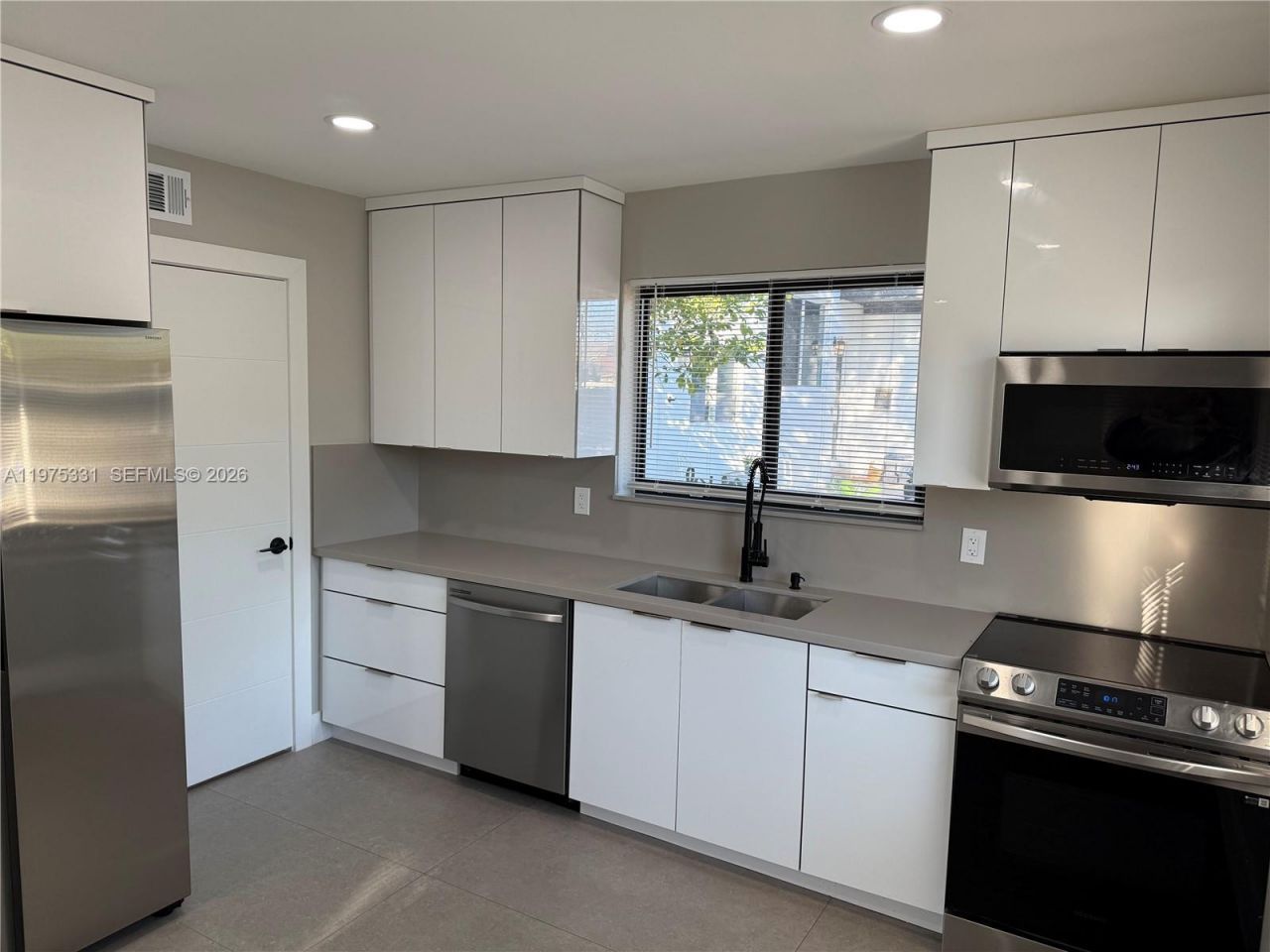 3275 SW 27th St, Unit 3275, Miami, FL 33133 Photo