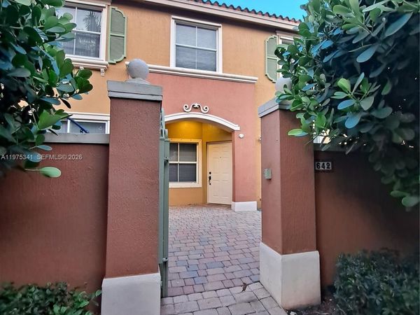 642 SW 106th Ave, Unit 1514, Pembroke Pines, FL 33025