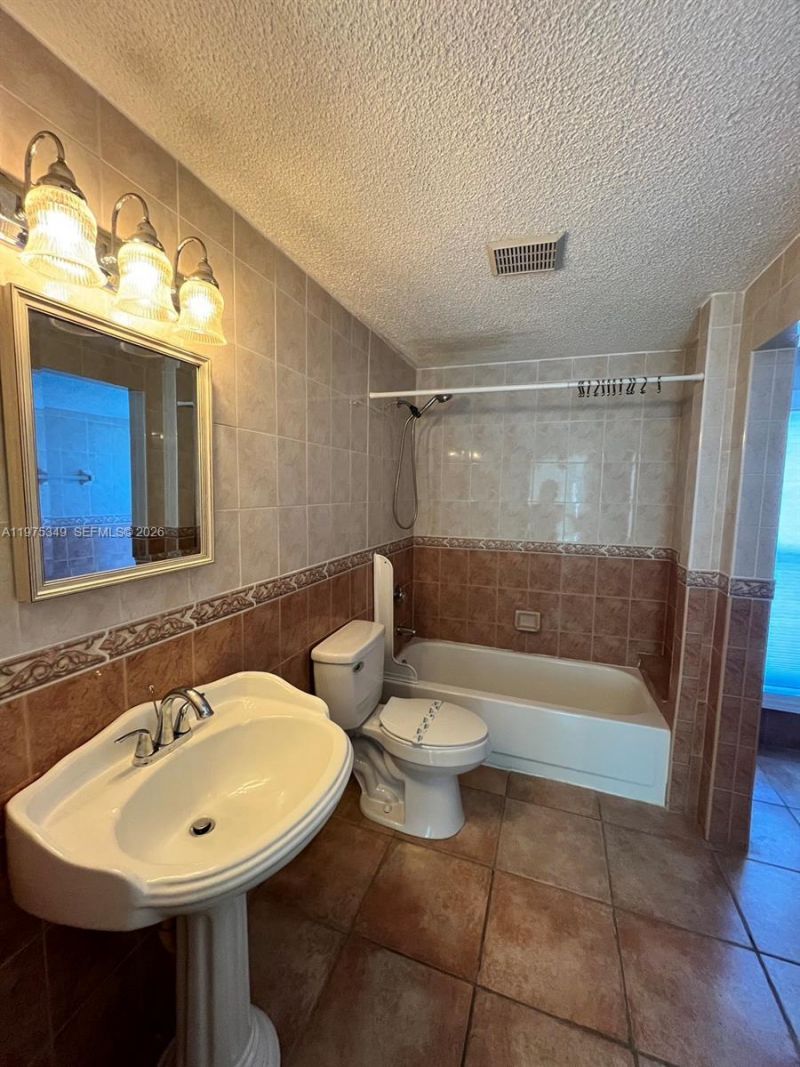 8075 SE Palm St , Unit 1, Hobe Sound, FL 33455 Photo