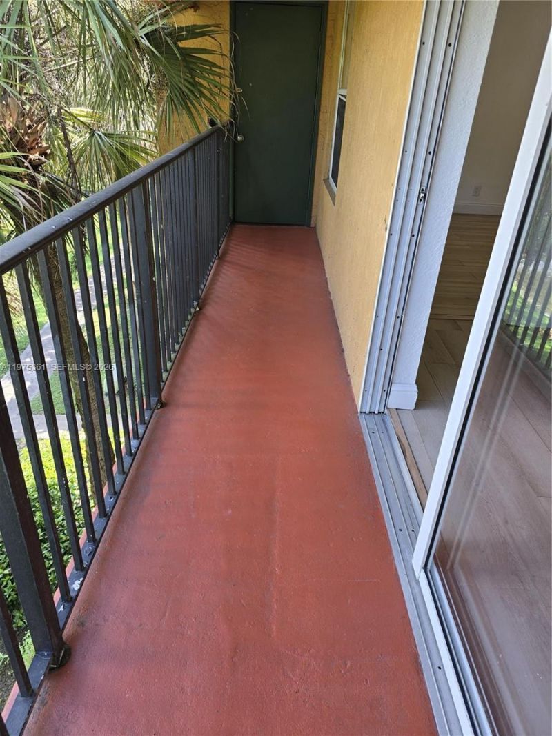 10781 Cleary Blvd, Unit 308, Plantation, FL 33324 Photo